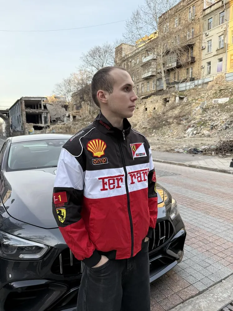 Бомбер Ferrari