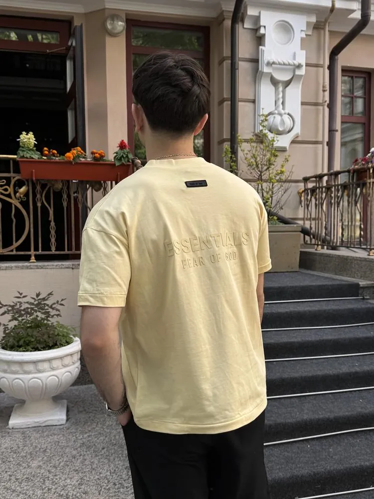 Футболка Essentials V-Neck
